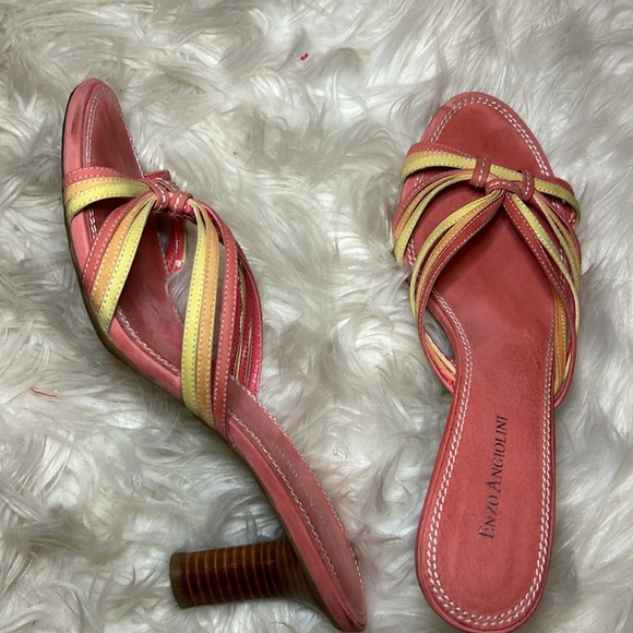 Enzo kitten heels. - Picture 4 of 4